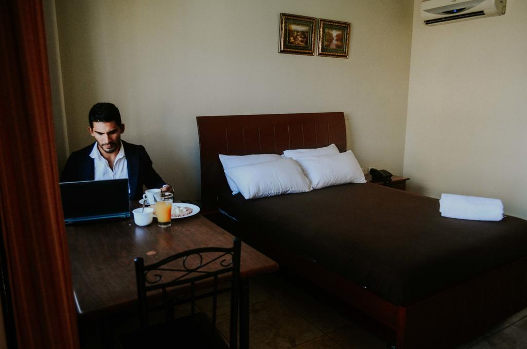 Hotel Onix Gold Guayaquil Buitenkant foto